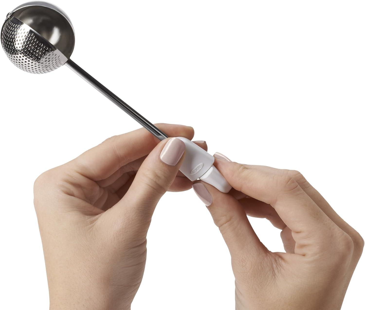 imageOXO Good Grips Bakers Dusting Wand for Sugar Flour and Spices