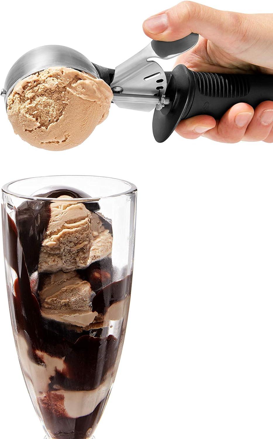 imageOXO Good Grips Classic Swipe Ice Cream Scoop